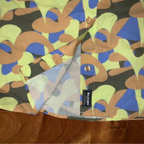 NWT Wildfang Essential Short Sleeve Abstract Bold Button Up Shirt - Picture 11 of 12